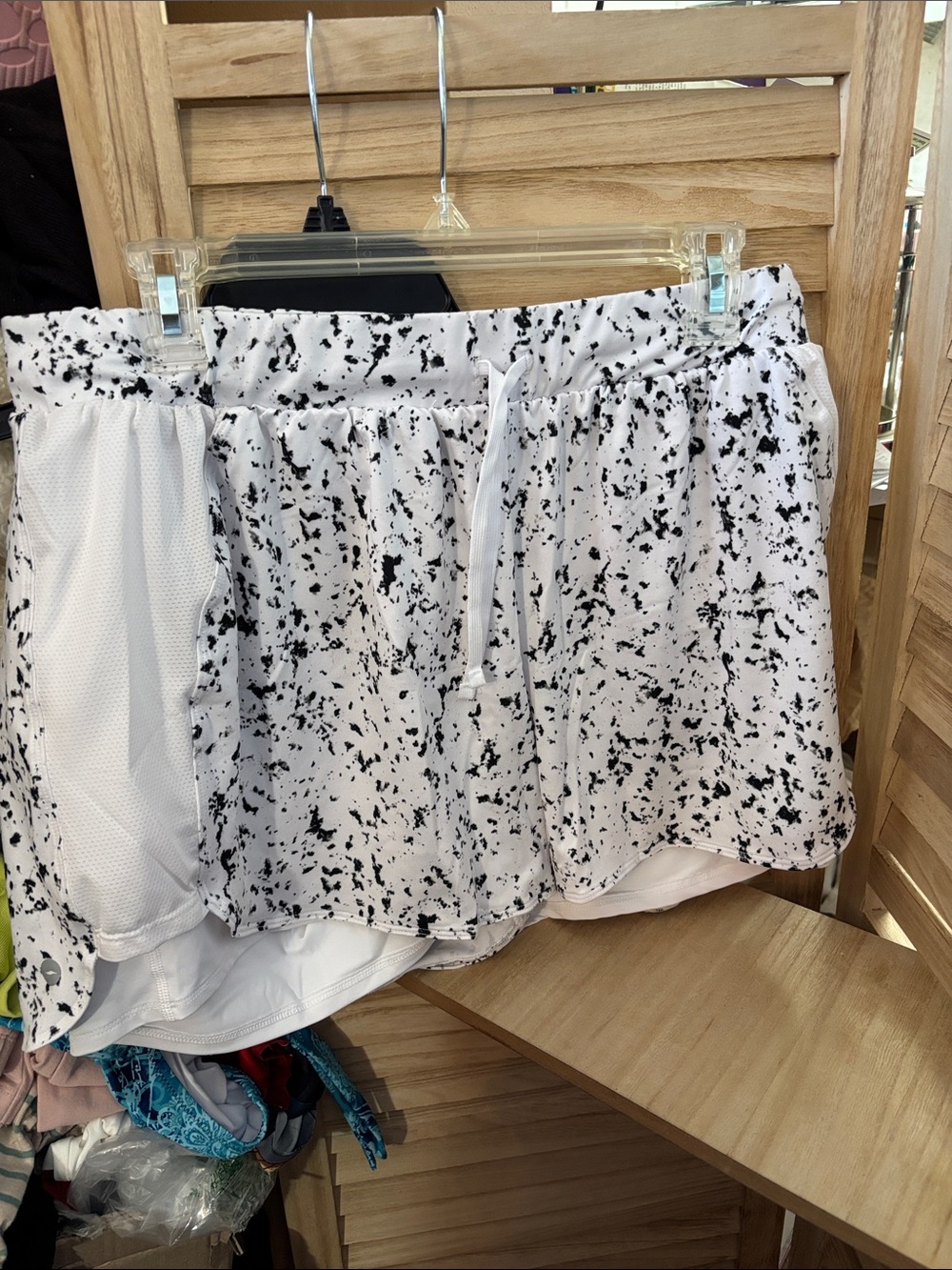 Avia Women’s White & Black Speckled Athletic Shorts with Drawstring XL